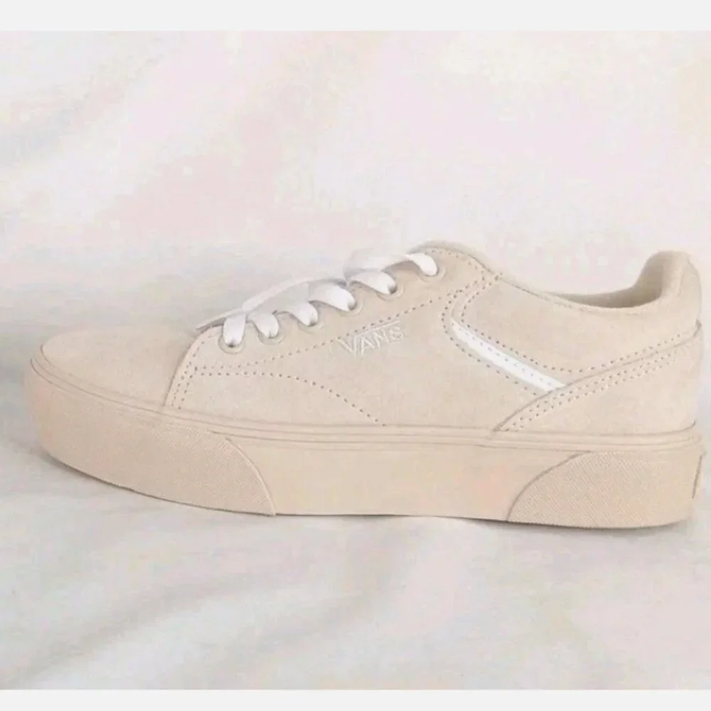 NWOB Women's Tan Vans off the Wall 721356 Size 7.5 - Picture 7 of 14